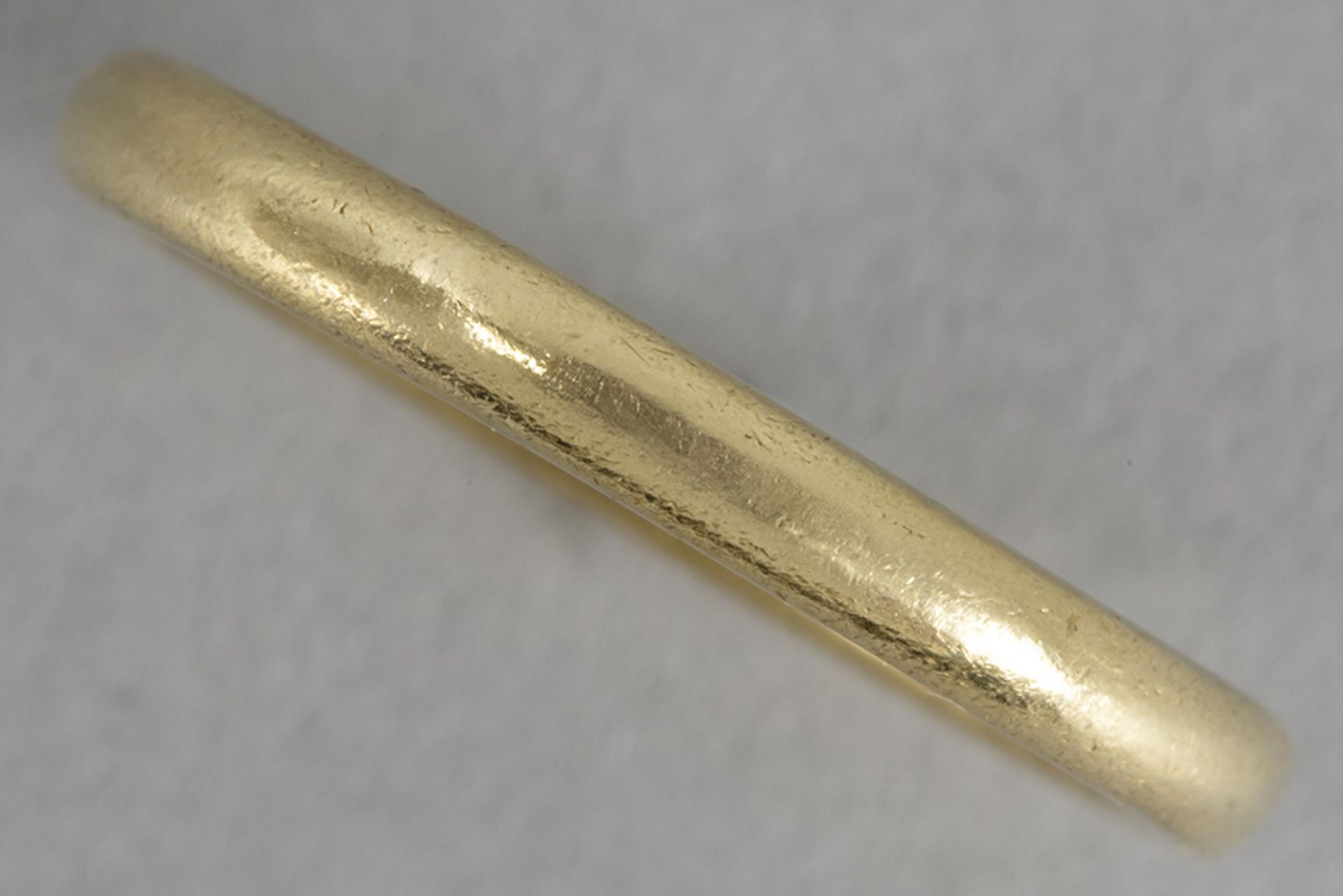 handmade ring in matted yellow gold (18 carat)