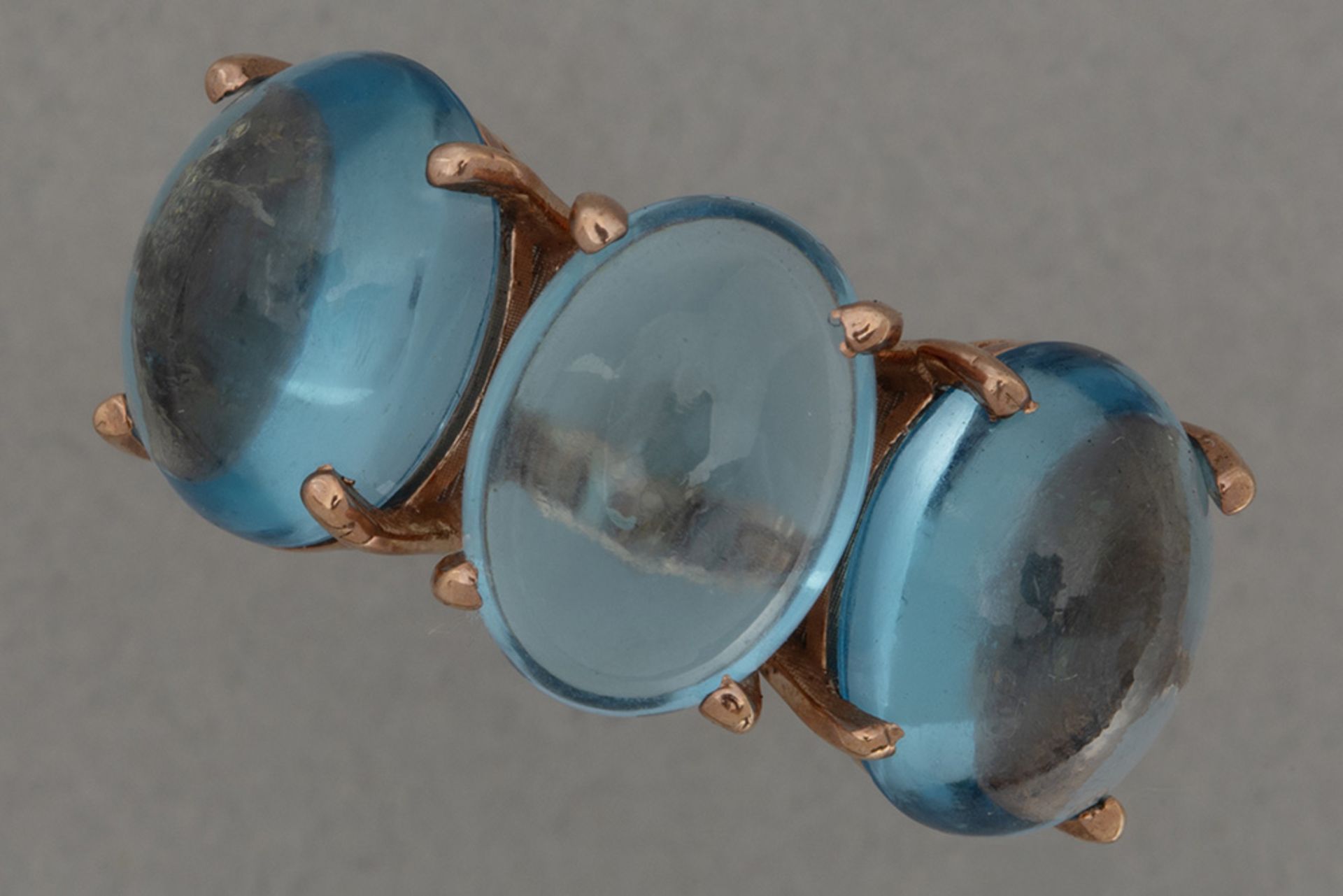 ring in pink gold (18 carat) with 9,70 carat of cabochon cut Topaz with nice color