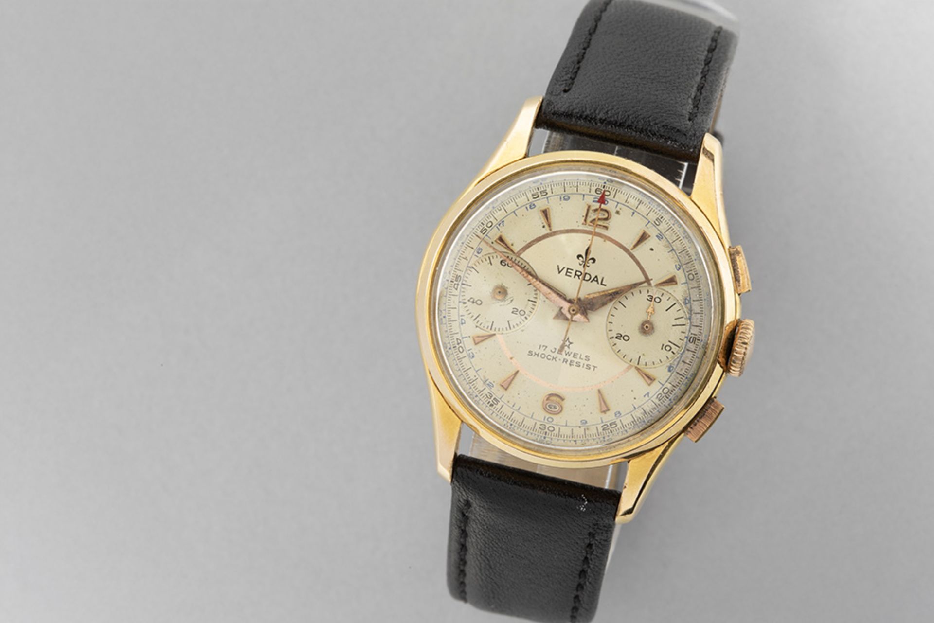 Verdal marked vintage chrono wristwatch in gold on steel 