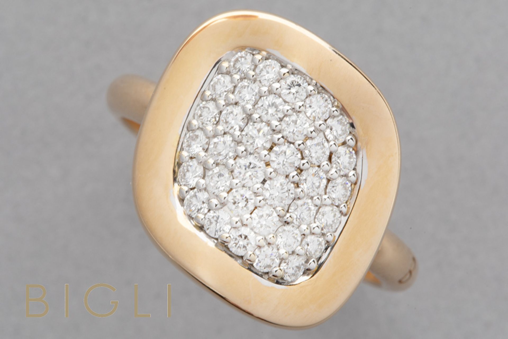 matching Bigli signed "Mini Nicky" design ring in pink gold (18 carat) with ca 0,50 carat of very hi