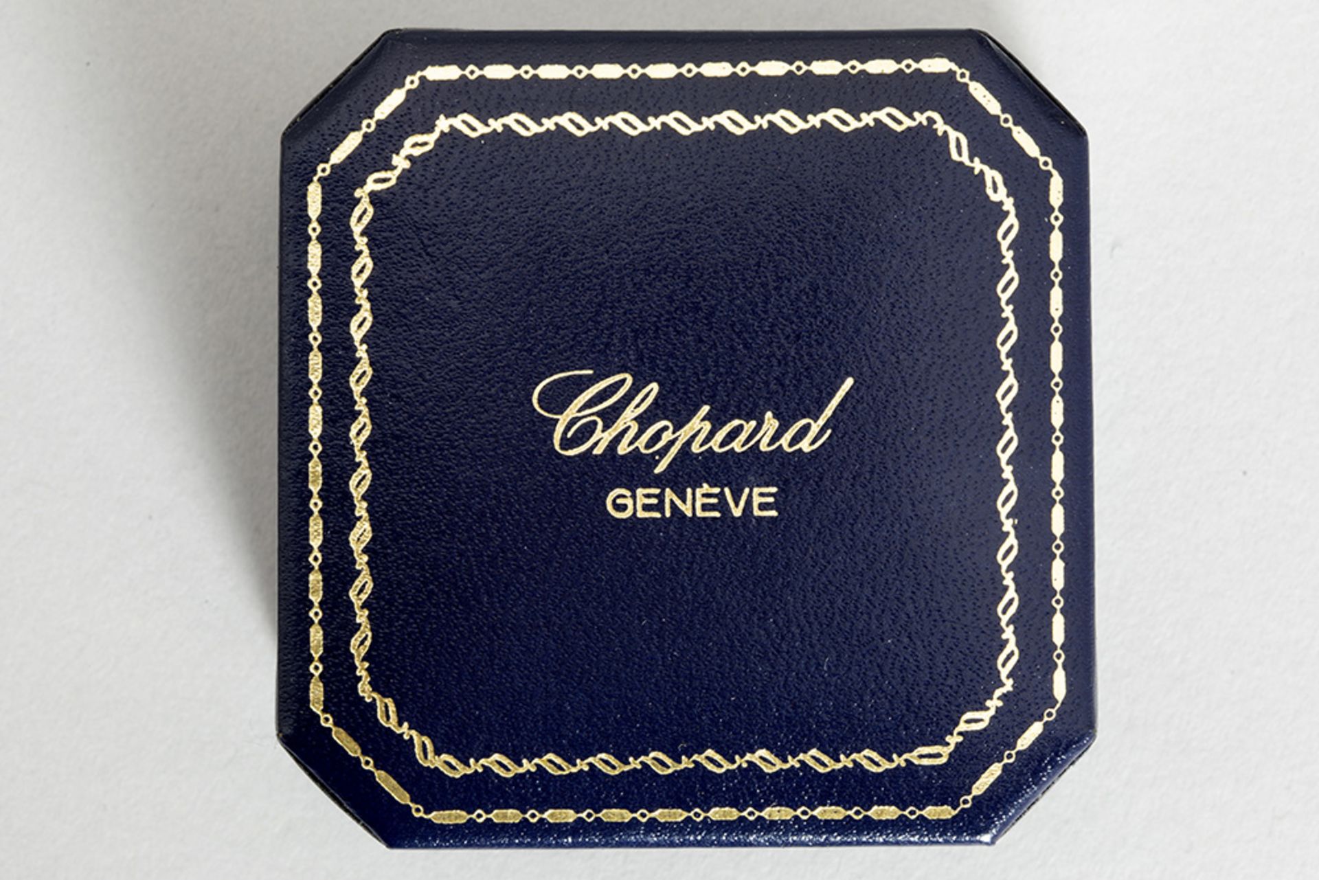 Chopard signed, marked and numbered "Happy Diamonds" ring in yellow and white gold (18 carat) with a - Bild 3 aus 3