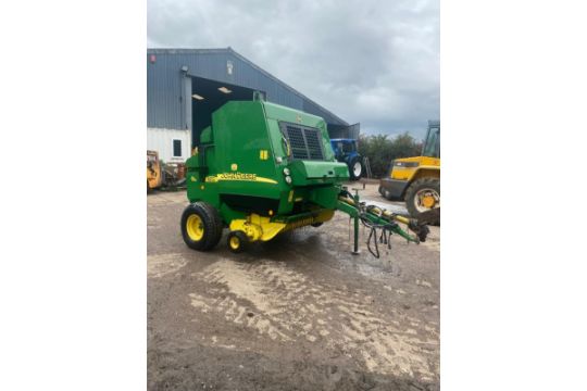 JOHN DEERE 575 ROUND BALER - Image 8 of 12