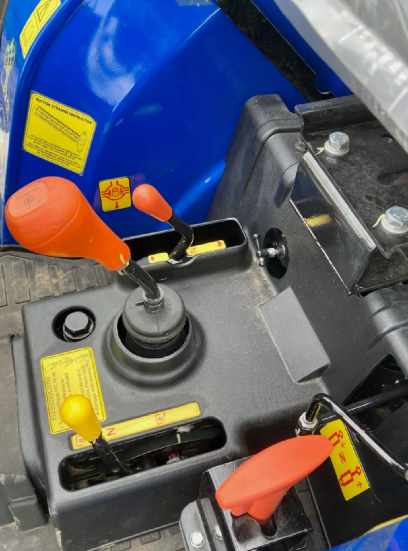 SOLIS S26 26HP COMPACT TRACTOR WITH WOODCHIPPER - Image 6 of 7