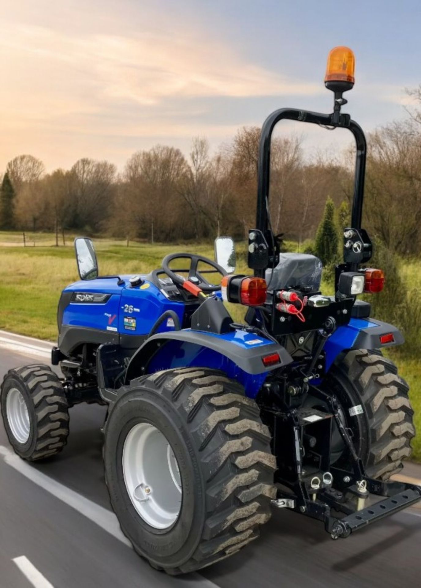 SOLIS S26 26HP COMPACT TRACTOR WITH WOODCHIPPER - Image 4 of 7