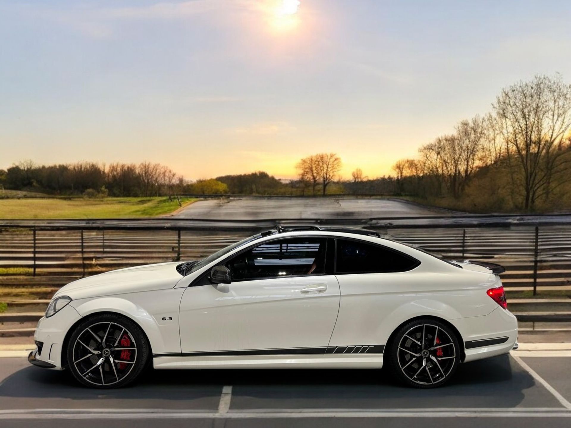 2013 MERCEDES-BENZ C63 AMG COUPE 6.2L PETROL >>--NO VAT ON HAMMER--<< - Image 2 of 20