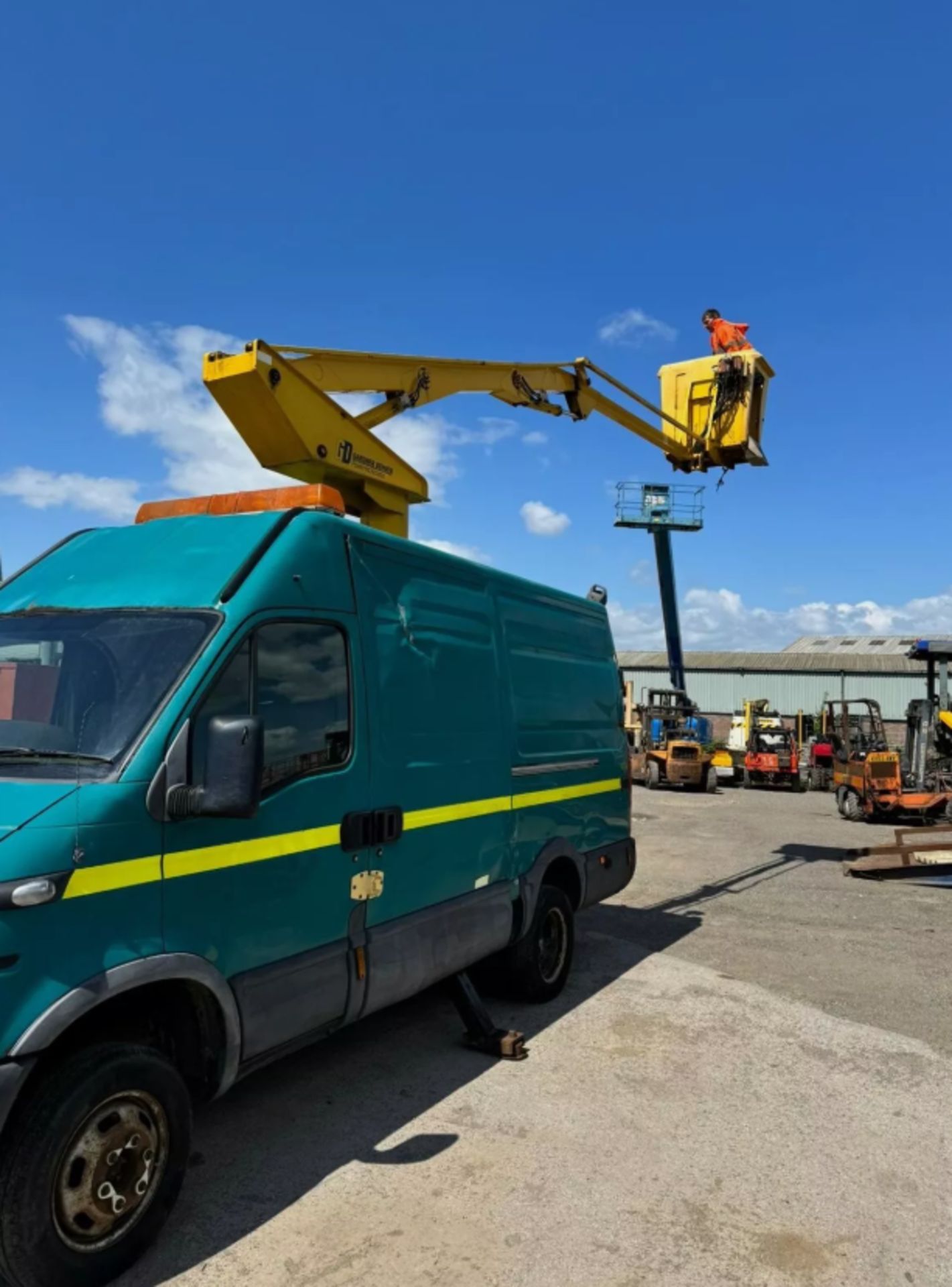 2006 IVECO CHERRY PICKER – SCISSOR LIFT ACCESS PLATFORM (MEWP), VAN MOUNT - Image 12 of 14