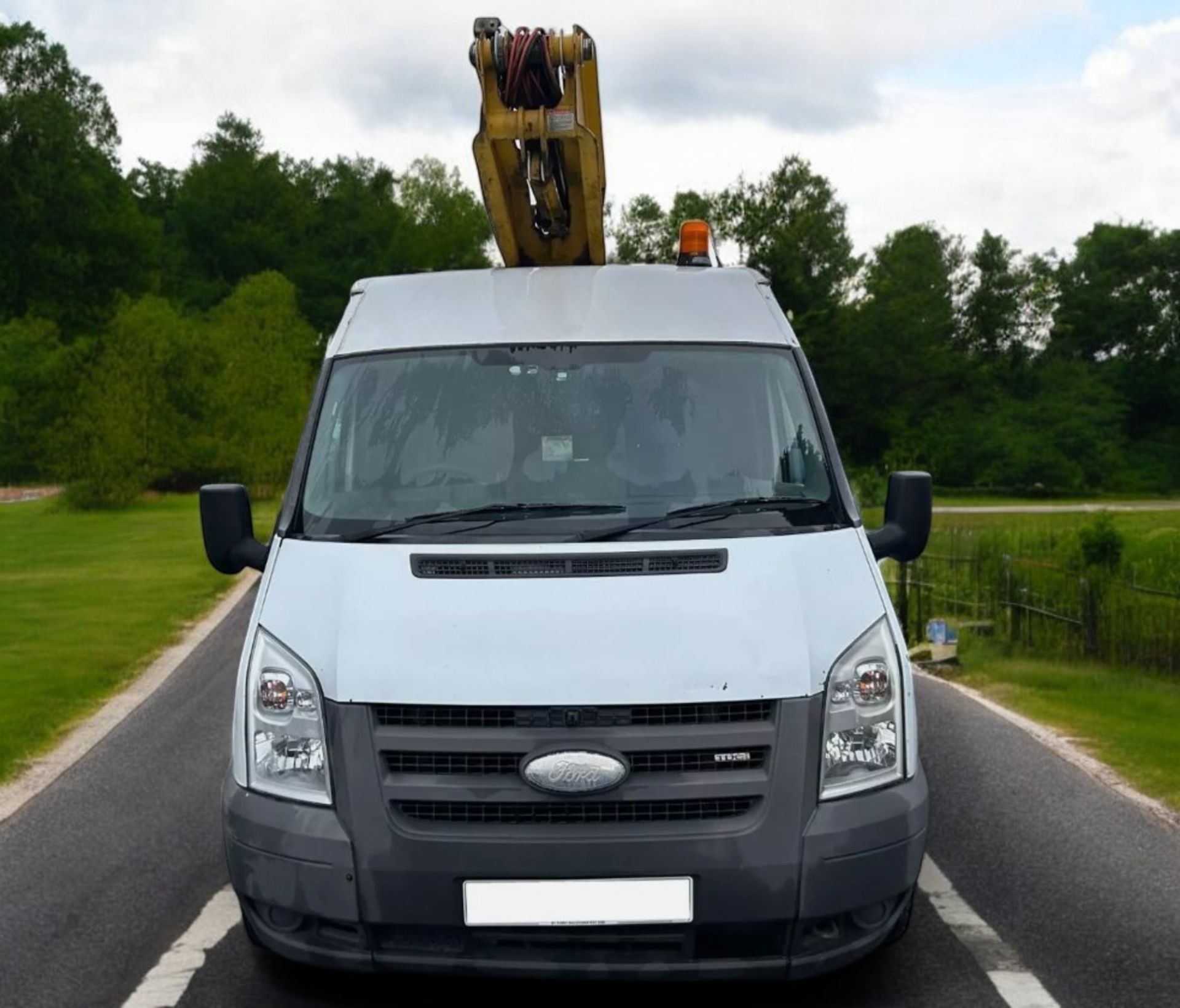 2008 (58 REG) FORD TRANSIT T350 MEDIUM WHEELBASE MEDIUM ROOF CHERRY PICKER - Image 2 of 19