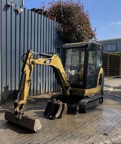2009 CATERPILLAR 301.8 C 1.8T MINI EXCAVATOR / DIGGER + 3 BUCKETS