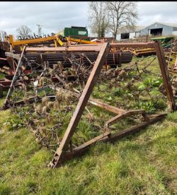 PARMITER 16FT FOLDING CHAIN HARROWS