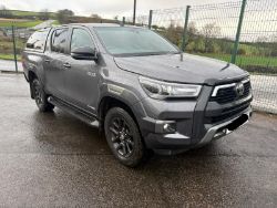 2022 TOYOTA HILUX INVINCIBLE X 2.8 AUTO