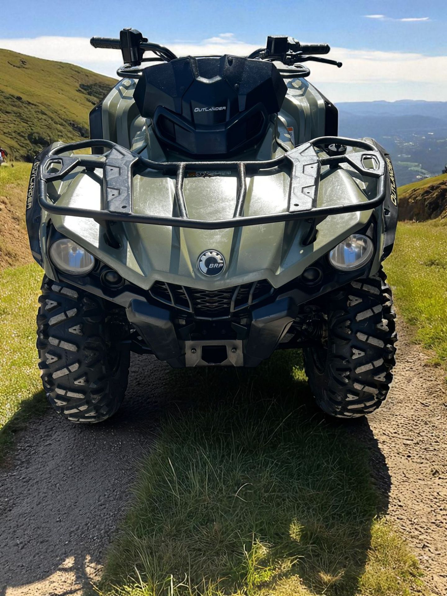 CAN AM OUTLANDER 4WD QUAD 20 PLATE AGRI REGISTERED RUNS AND DRIVES - Image 2 of 11