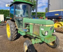 JOHN DEERE 2040S TRACTOR