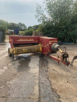 NEW HOLLAND 575 CONVENTIONAL BALER