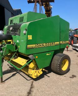 JOHN DEERE 575 ROUND BALER