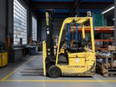 **(INCLUDES CHARGER)**HYSTER J1.60XMT – ELECTRIC FORKLIFT (3 WHEELS)