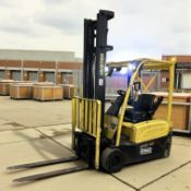 **(INCLUDES CHARGER)**2015 HYSTER J2.0XNT ELECTRIC 3-WHEEL FORKLIFT