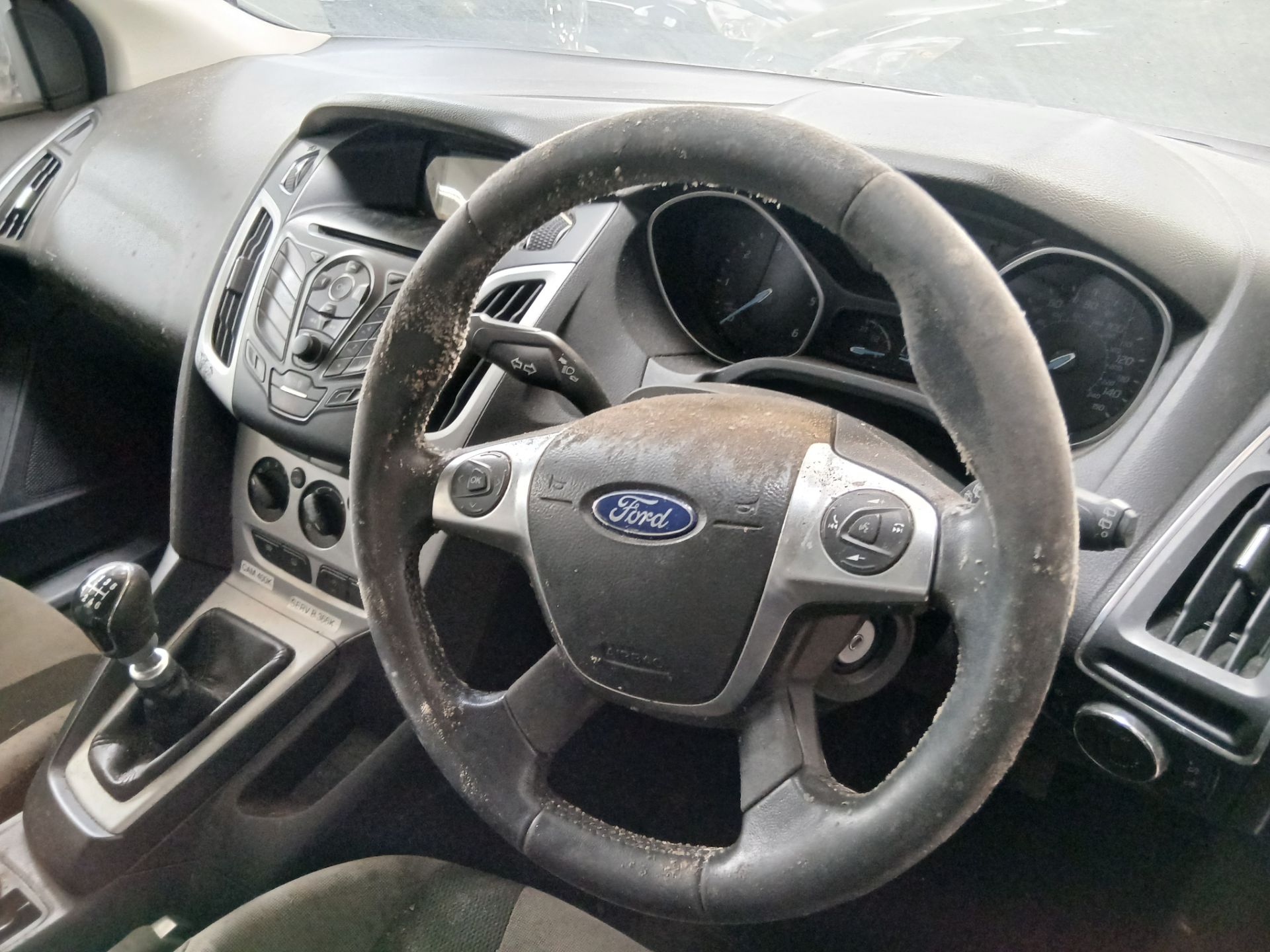 2013 FORD FOCUS ZETEC TDCI – 1.6L DIESEL – MANUAL – ESTATE >>--NO VAT ON HAMMER--<< - Image 8 of 12