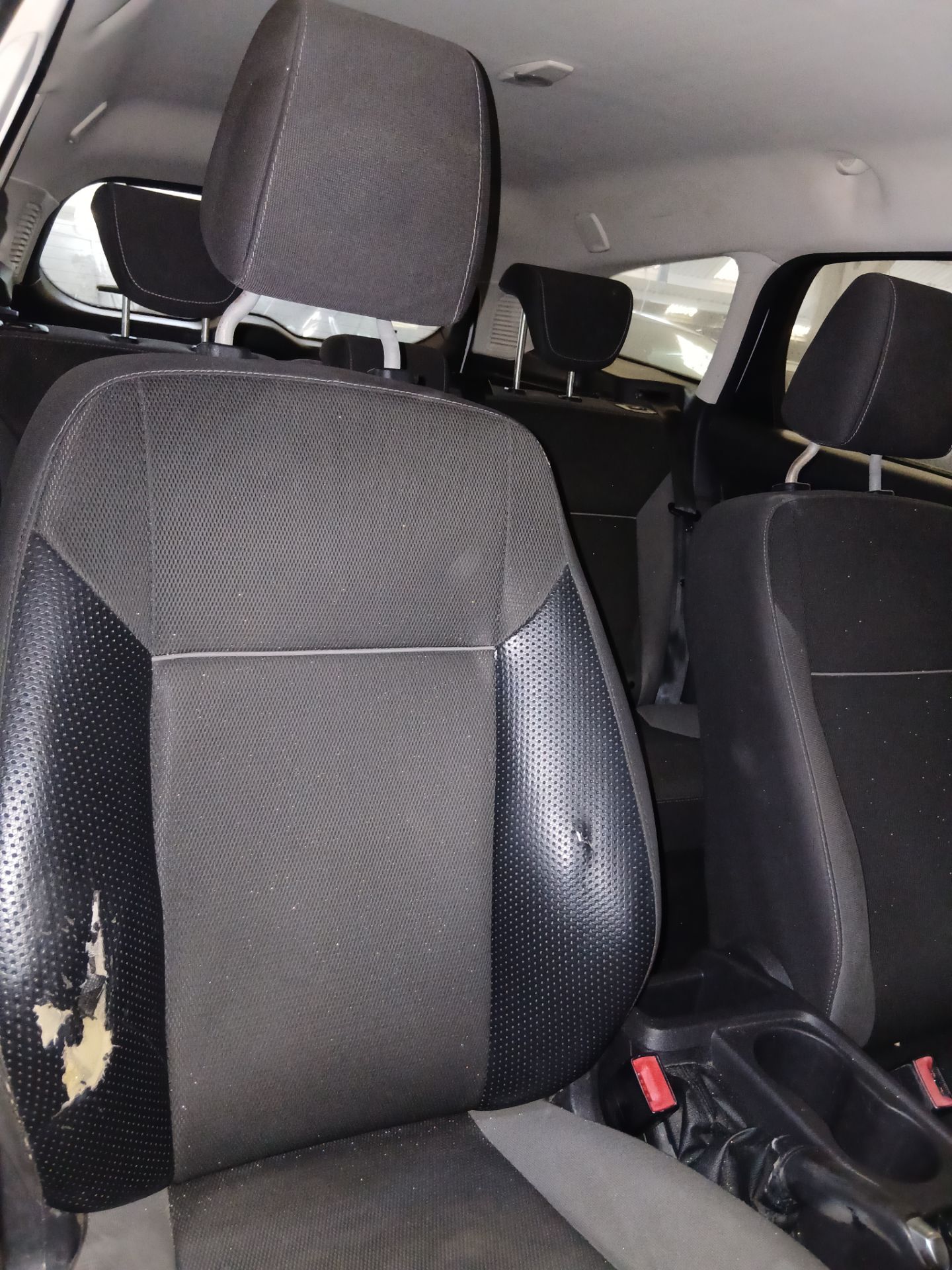 2013 FORD FOCUS EDGE TDCI 115 – 1.6 DIESEL – WHITE – MANUAL >>--NO VAT ON HAMMER--<< - Image 10 of 12