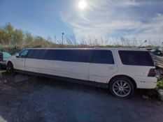 2004 FORD 9 SEATER STRETECHED LIMOUSINE - GAS BI-FUEL - 2 PREVIOUS KEEPERS - NO VAT ON HAMMER
