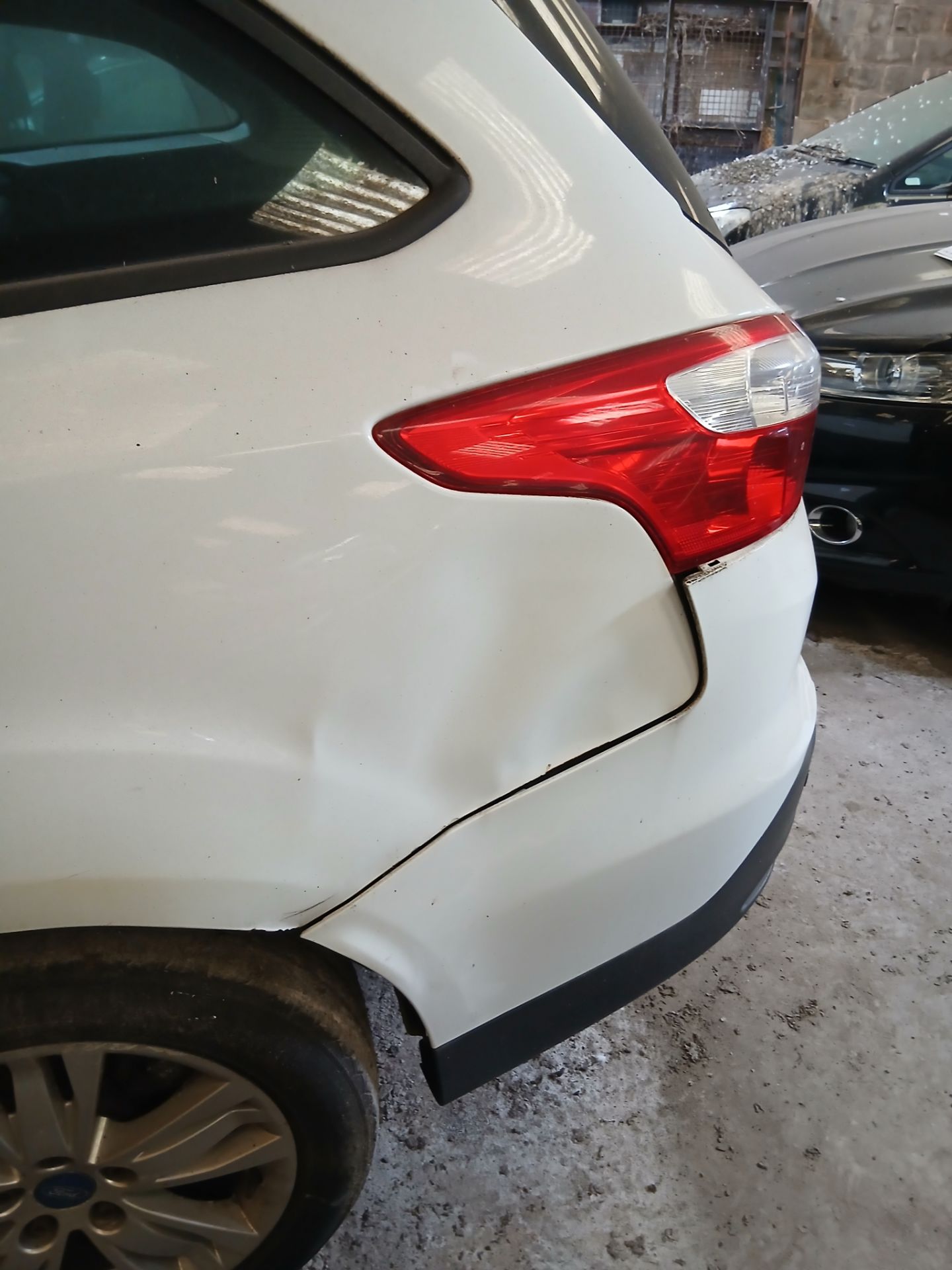 2013 FORD FOCUS EDGE TDCI 115 – 1.6 DIESEL – WHITE – MANUAL >>--NO VAT ON HAMMER--<< - Image 4 of 12