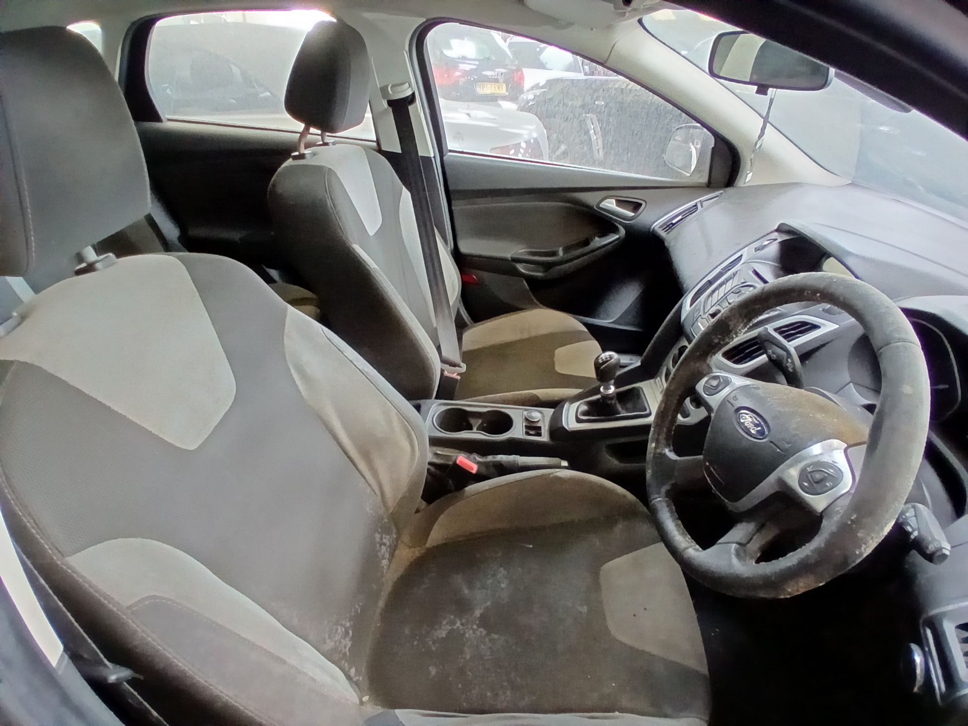 2013 FORD FOCUS ZETEC TDCI – 1.6L DIESEL – MANUAL – ESTATE >>--NO VAT ON HAMMER--<< - Image 5 of 12