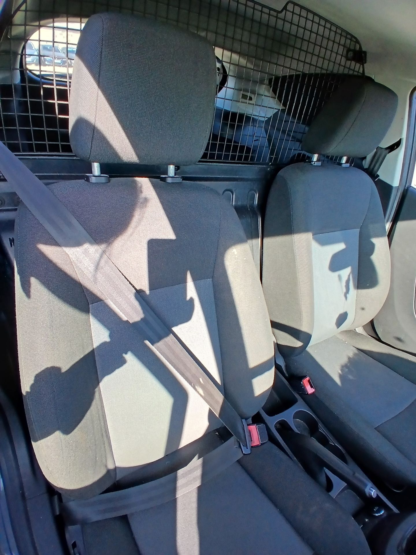 2015 FORD FIESTA BASE TDCI – CAR DERIVED VAN – 1499CC DIESEL >>--NO VAT ON HAMMER--<< - Image 9 of 13