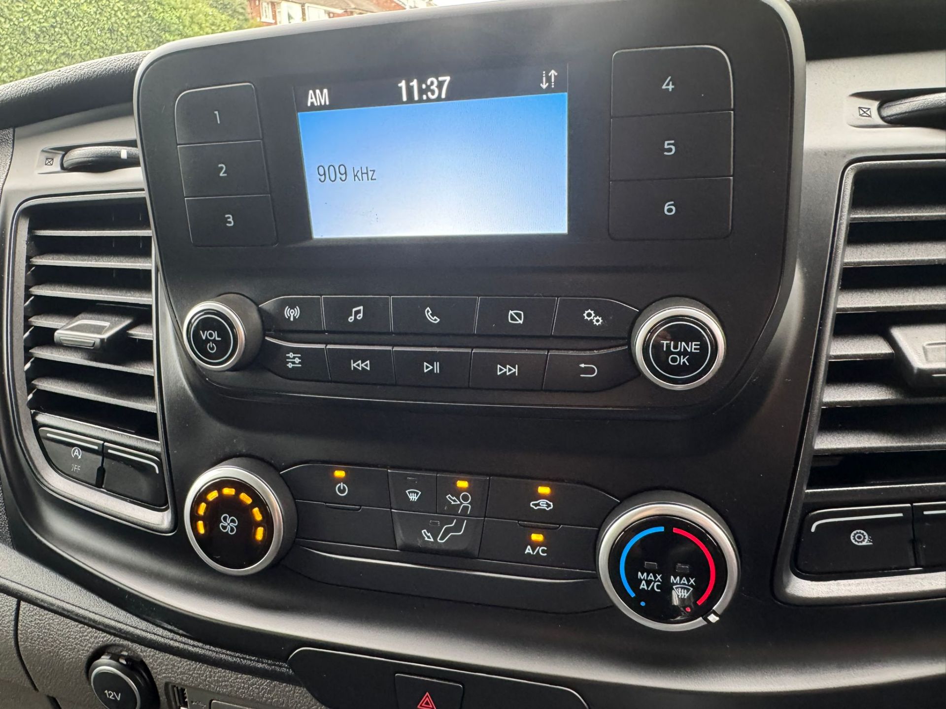 2021 FORD TRANSIT CUSTOM 300 LEADER 2.0 TDCI EURO 6 PANEL VAN – 6 SPEED MANUAL - Image 11 of 16