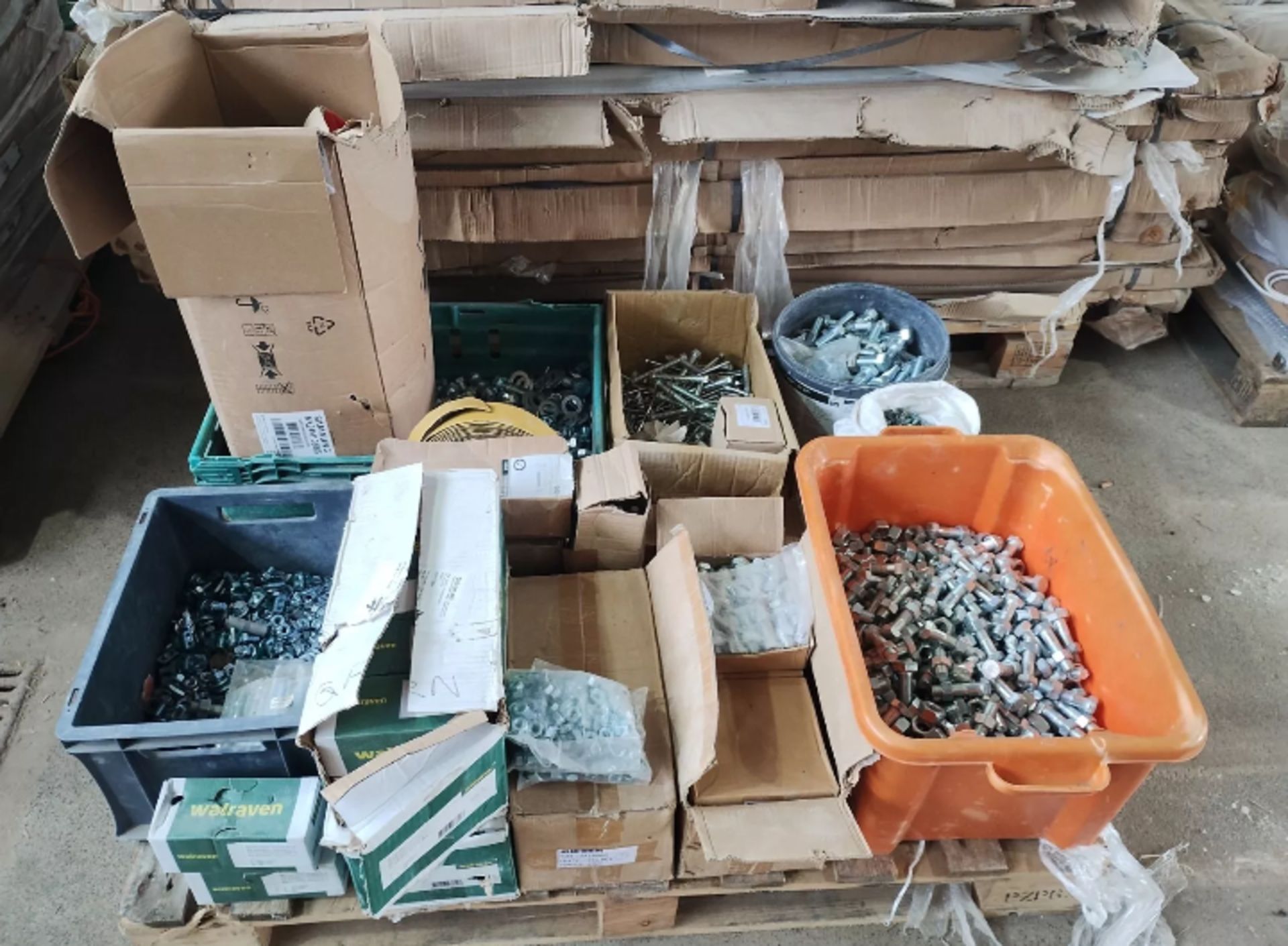 1000S APPROX PSC - PALLET OF FIXINGS , BOLTS WASHERS , NUTS , HEX SCREWS AND MORE - - Image 2 of 2