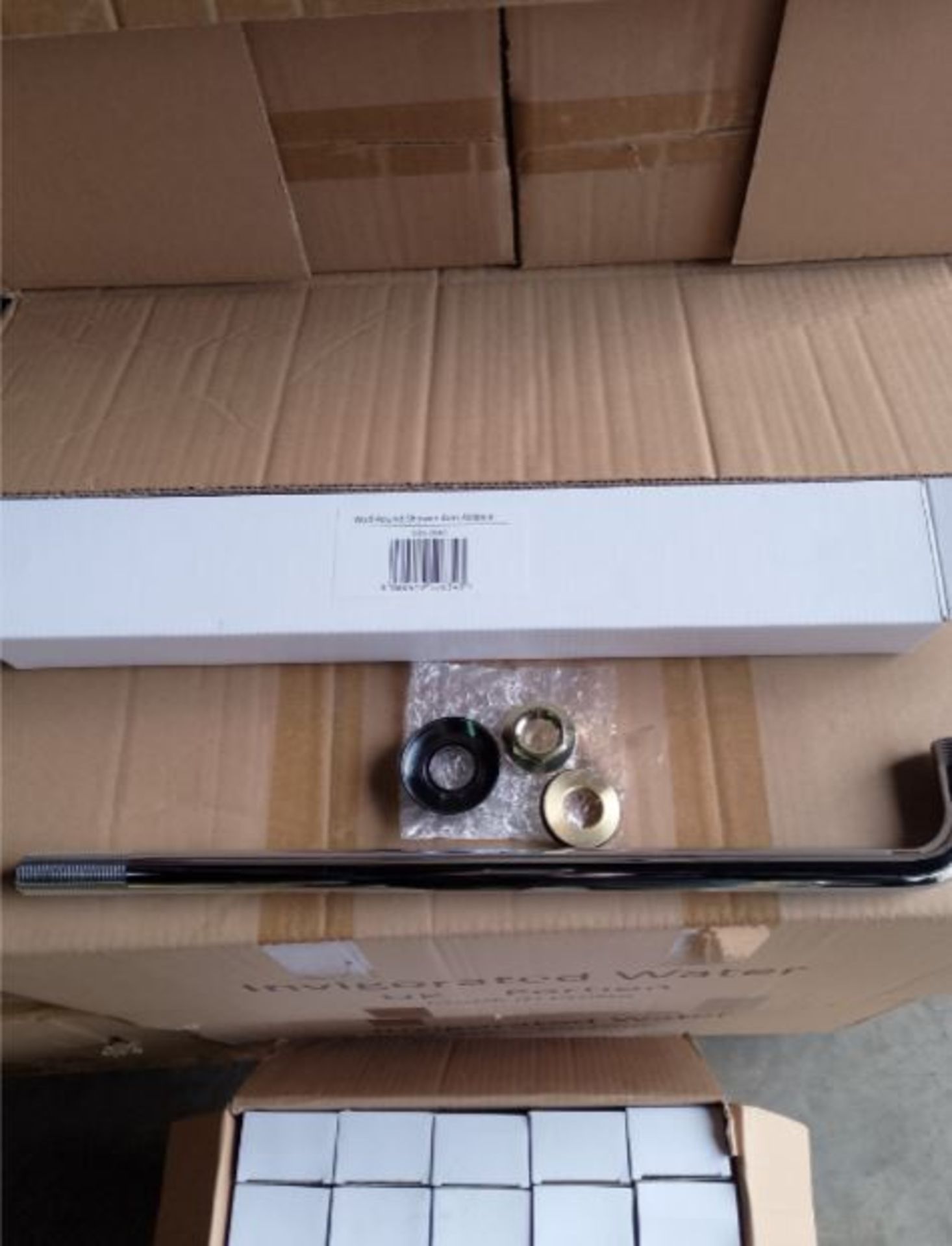 JOBLOT OF 26 SHOWER ARM 400MM WALL ROUND