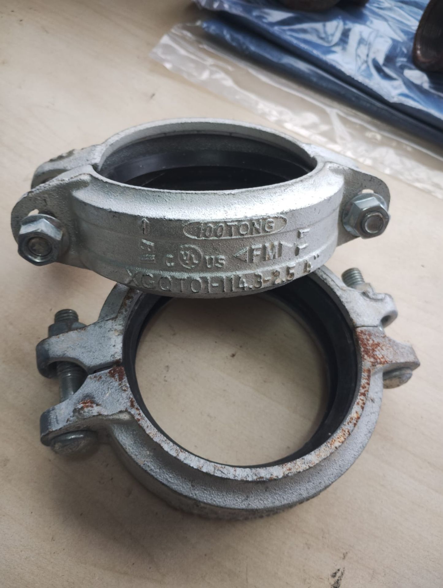 100TONG -4" ID 114.3MM 4" OD IRON PIPE GALVANISED COUPLING XGOT01 - JOBLOT OF 2 - NEW