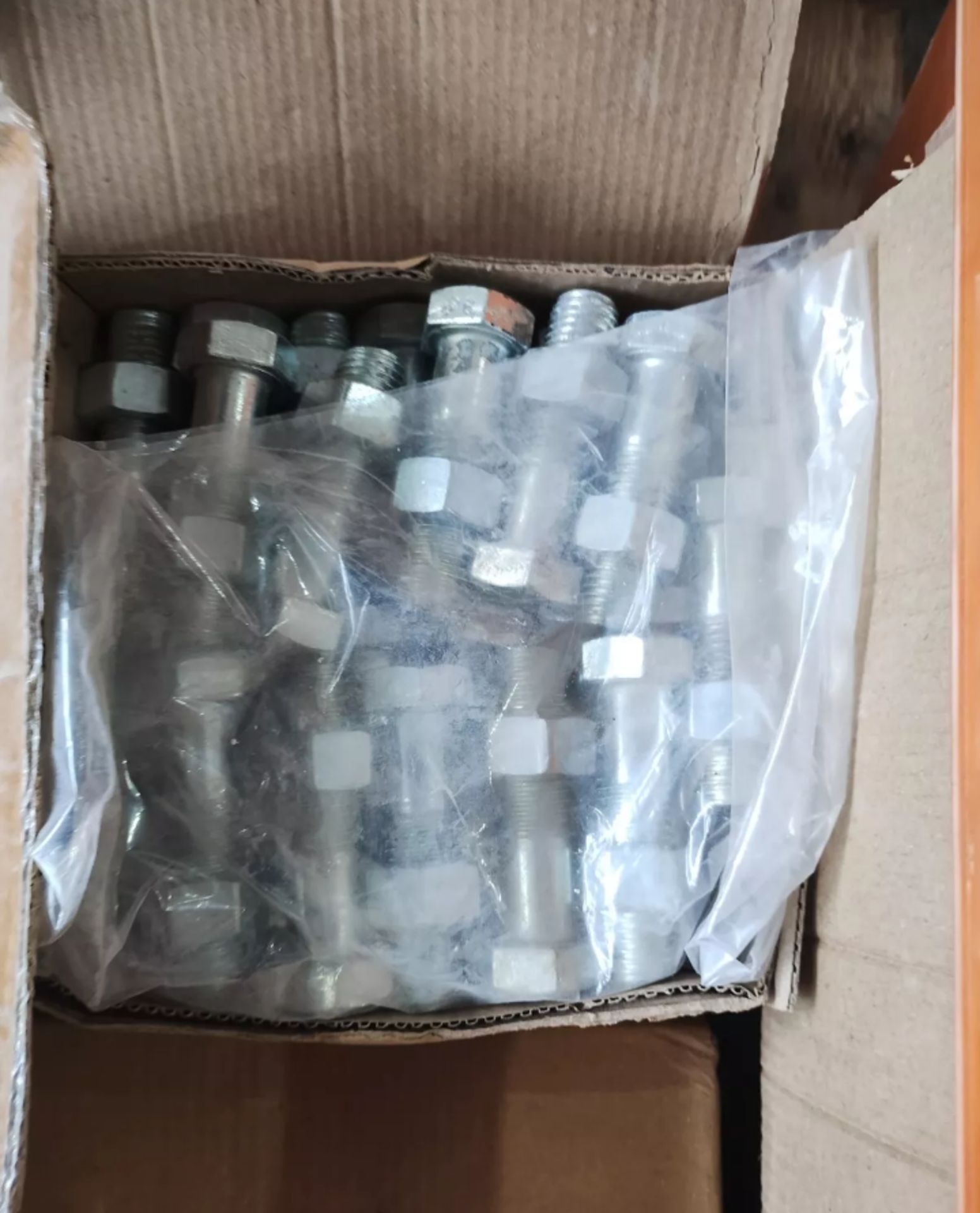 1000S APPROX PSC - PALLET OF FIXINGS , BOLTS WASHERS , NUTS , HEX SCREWS AND MORE -