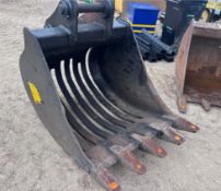 JCB 3 FOOT RIDDLE SHAKER SCREEN BUCKET – 65MM PINS