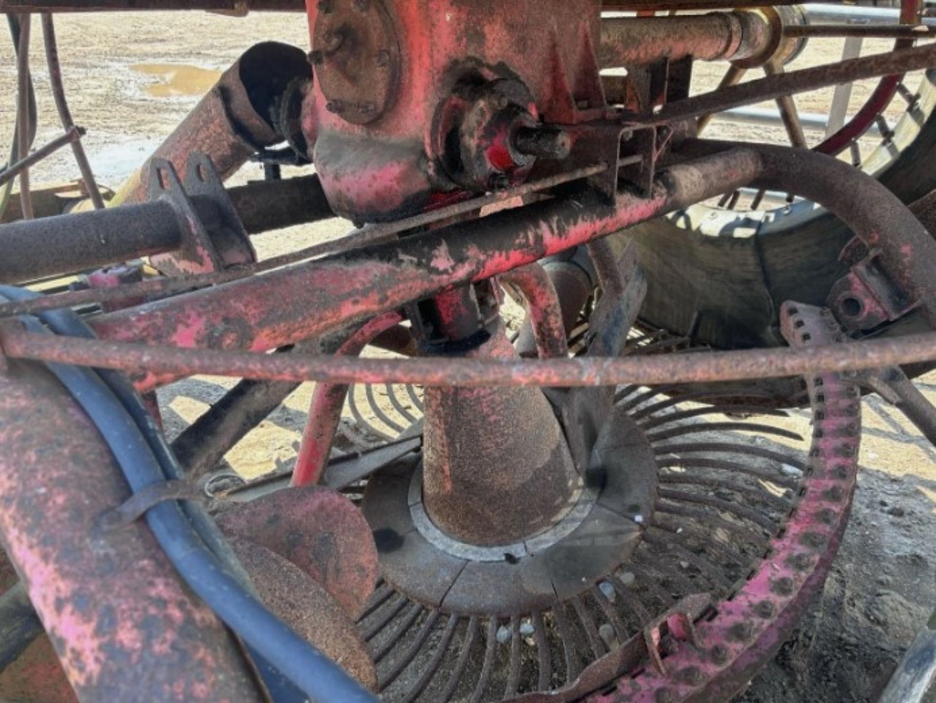 MASSEY FERGUSON POTATO HARVESTER / PLOUGH / TRACTOR IMPLEMENT - Image 10 of 13
