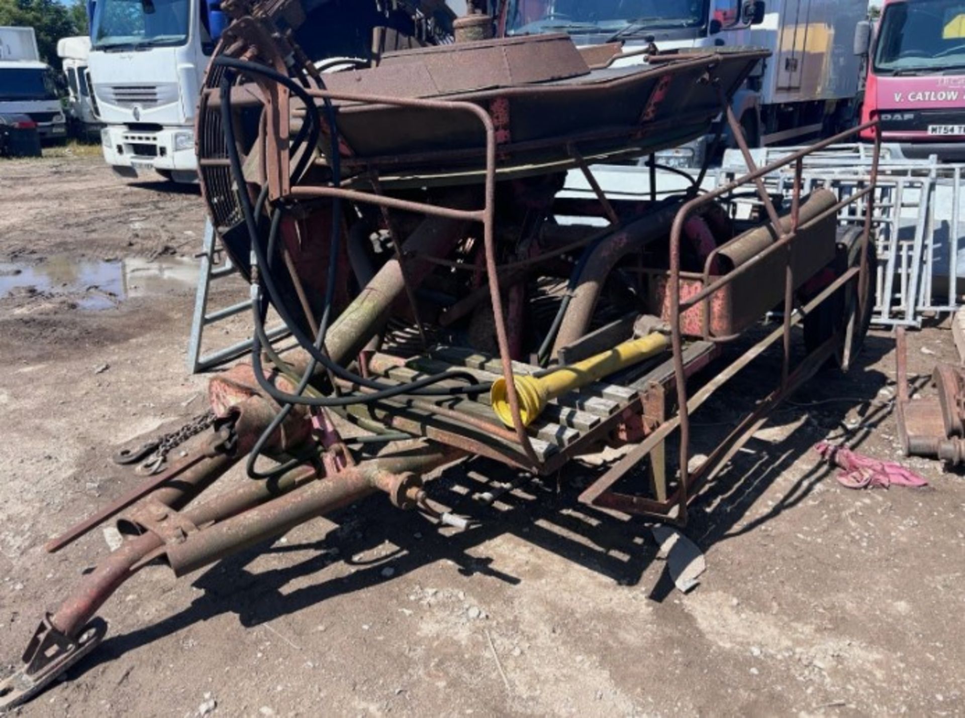 MASSEY FERGUSON POTATO HARVESTER / PLOUGH / TRACTOR IMPLEMENT