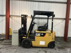 CAT EP25-PAC ELECTRIC 4-WHEEL FORKLIFT – 2008 – 2,500 KG CAPACITY**(INCLUDES CHARGER)**