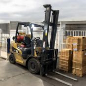 2013 CAT LIFT TRUCKS GP25N 2.5T LPG FORKLIFT TRUCK