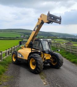 CAT TH220B TELEHANDLER