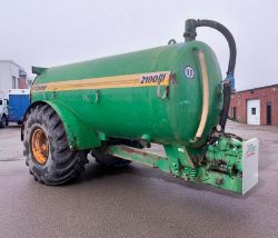 CONNOR 2100 TANKER
