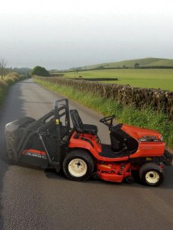 KUBOTA G21 DIESEL GARDEN GRASS CUTTER / MOWER – HYDRAULIC TIP