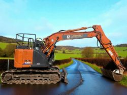 HITACHI ZX135USBL-6 TRACKED EXCAVATOR – 2021 – 15.7T