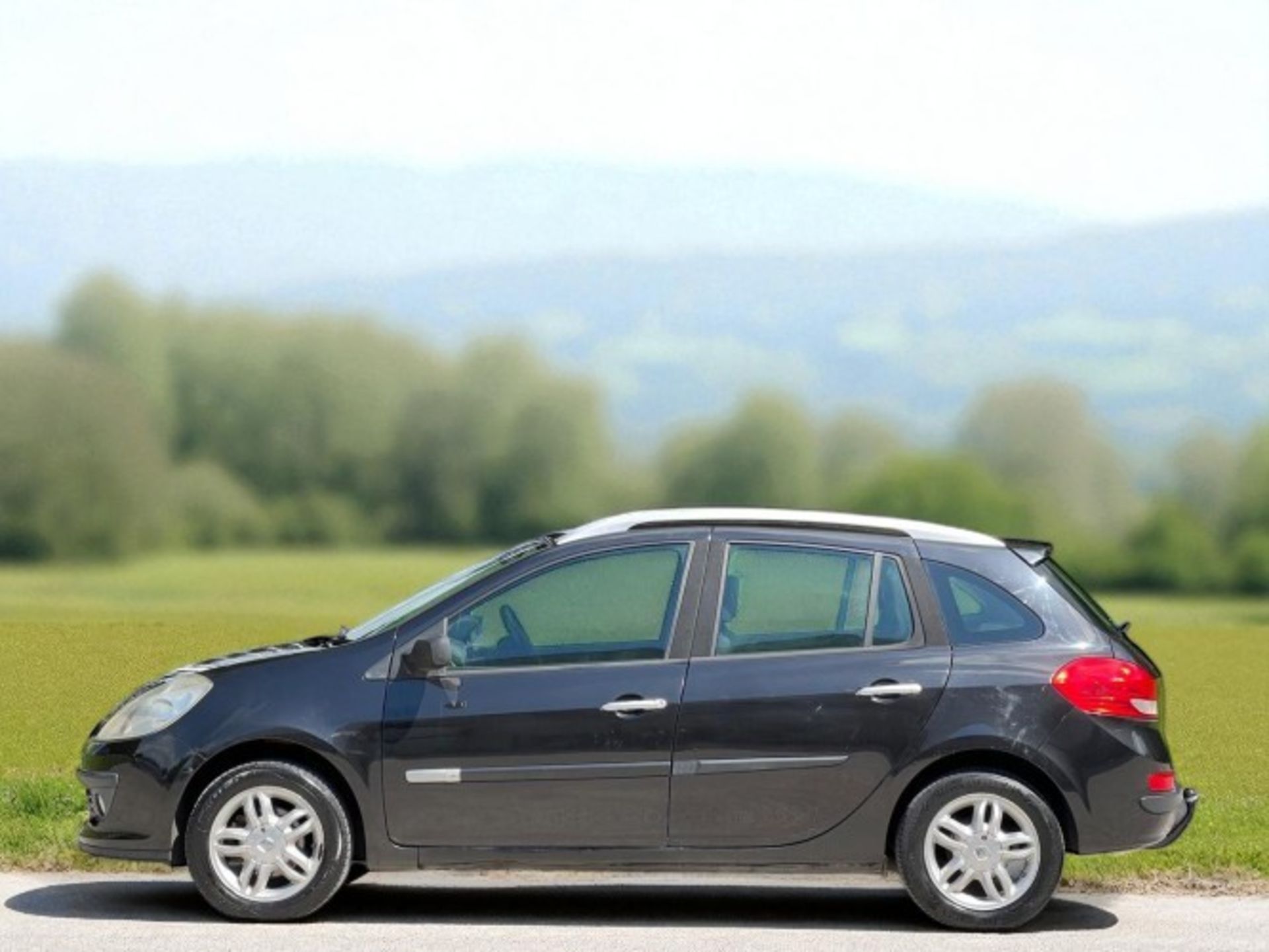 2008 RENAULT CLIO 1.2 16V DYNAMIQUE SPORT TOURER>>--NO VAT ON HAMMER--<< - Image 9 of 44