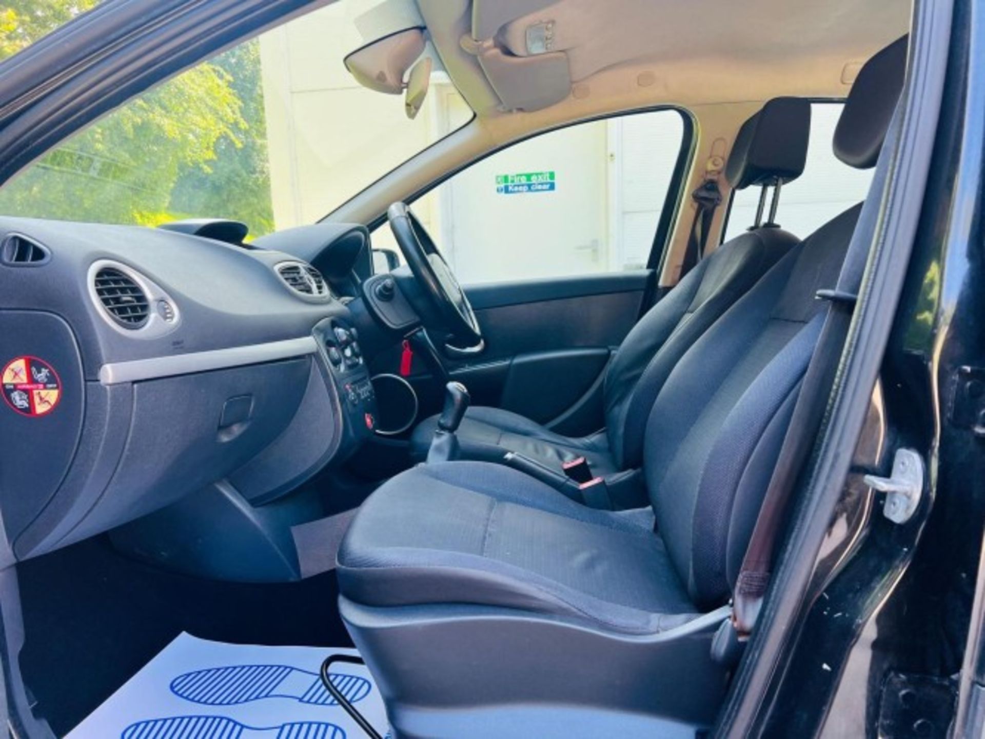 2008 RENAULT CLIO 1.2 16V DYNAMIQUE SPORT TOURER>>--NO VAT ON HAMMER--<< - Image 31 of 44