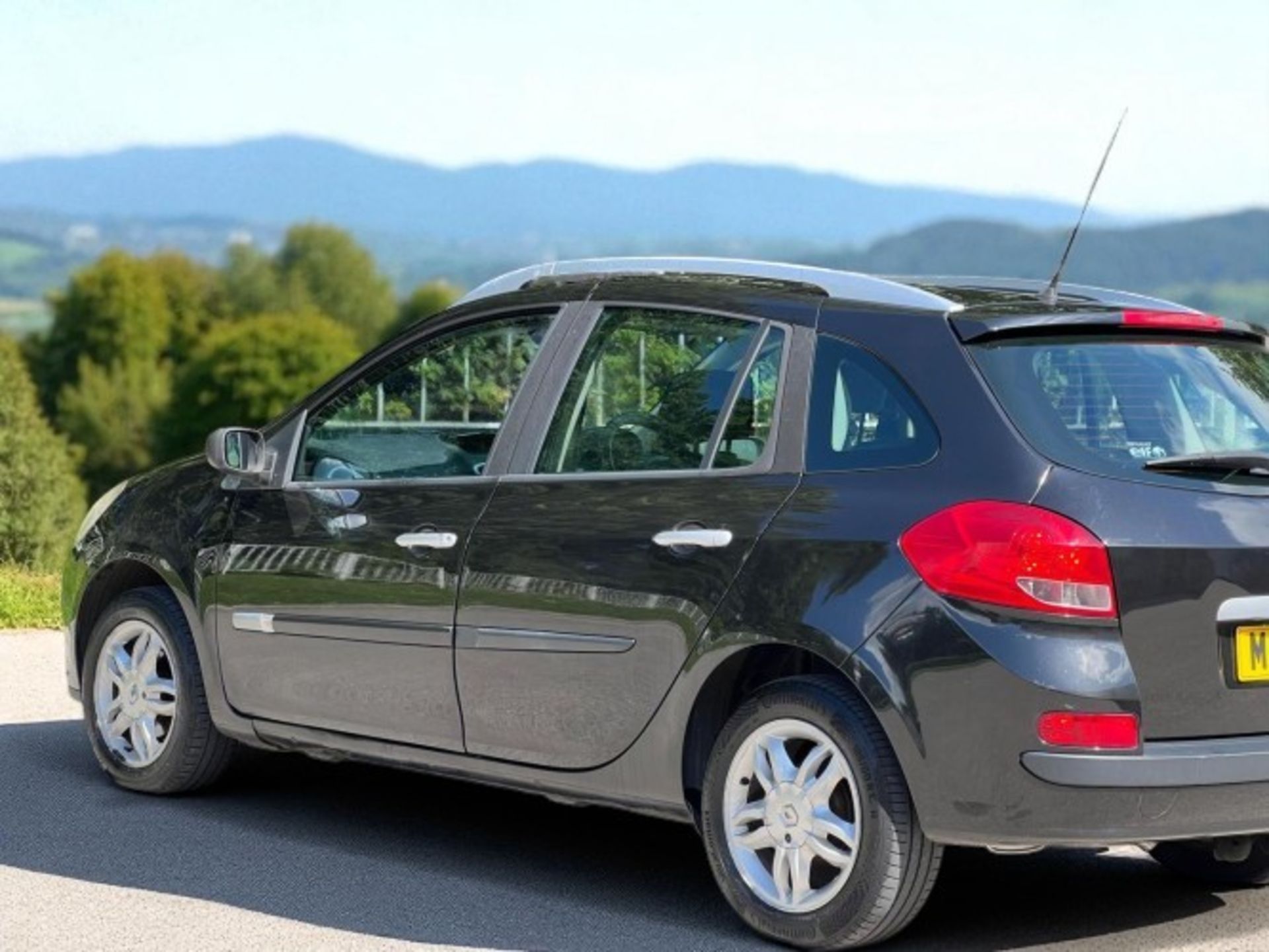 2008 RENAULT CLIO 1.2 16V DYNAMIQUE SPORT TOURER>>--NO VAT ON HAMMER--<< - Image 4 of 44