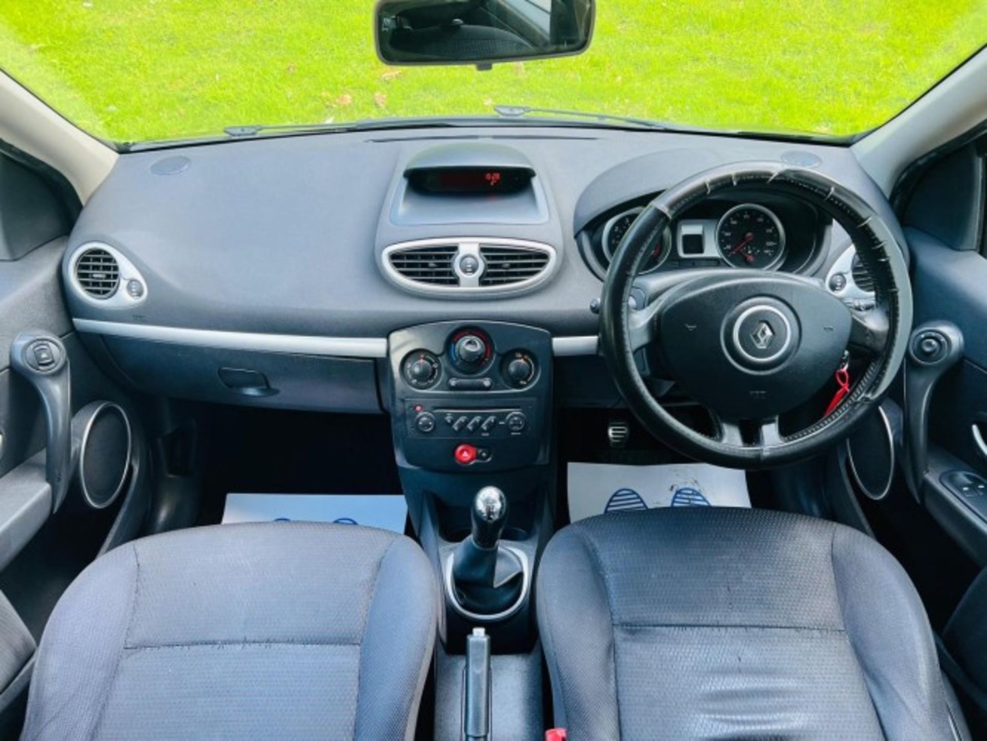 2008 RENAULT CLIO 1.2 16V DYNAMIQUE SPORT TOURER>>--NO VAT ON HAMMER--<< - Image 32 of 44