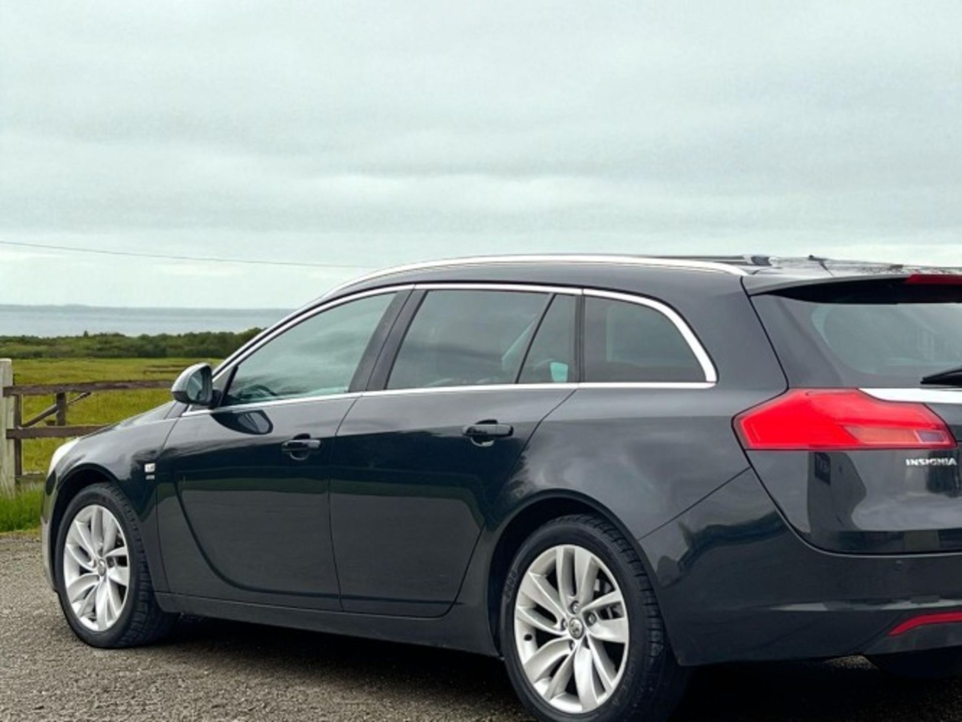 2013 VAUXHALL INSIGNIA 1.4T SRI SPORTS TOURER (S/S) 5DR – 100,909 MILES >>--NO VAT ON HAMMER--<< - Image 5 of 42