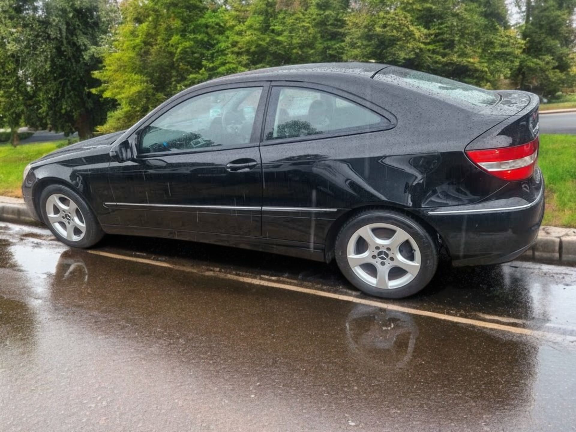 2009 MERCEDES-BENZ CLC200 CDI SE COUPE >>--NO VAT ON HAMMER--<< - Image 4 of 19