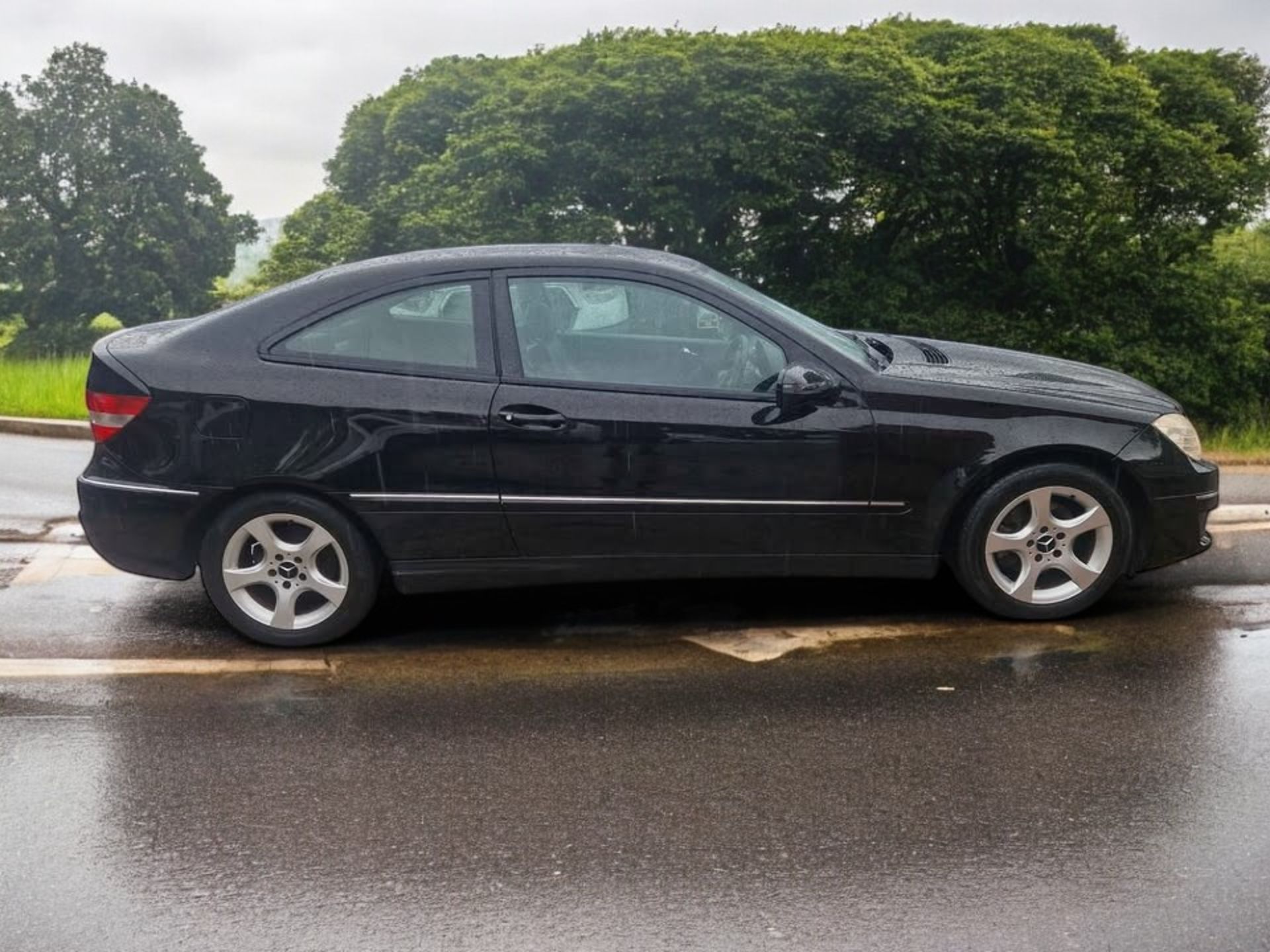 2009 MERCEDES-BENZ CLC200 CDI SE COUPE >>--NO VAT ON HAMMER--<< - Image 5 of 19