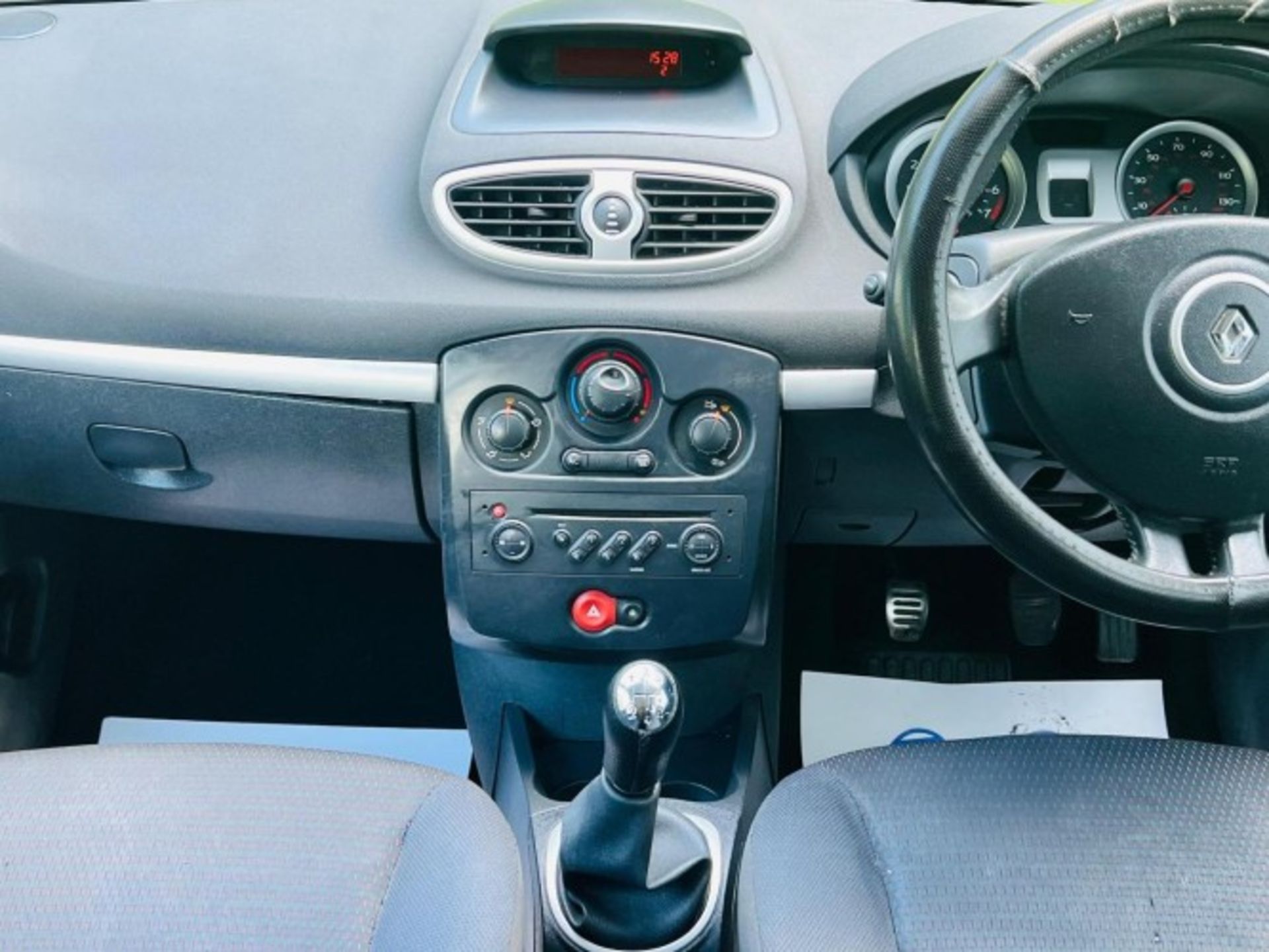 2008 RENAULT CLIO 1.2 16V DYNAMIQUE SPORT TOURER>>--NO VAT ON HAMMER--<< - Image 21 of 44