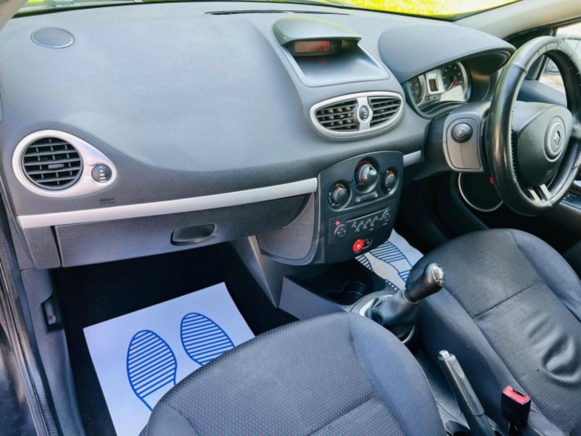 2008 RENAULT CLIO 1.2 16V DYNAMIQUE SPORT TOURER>>--NO VAT ON HAMMER--<< - Image 34 of 44