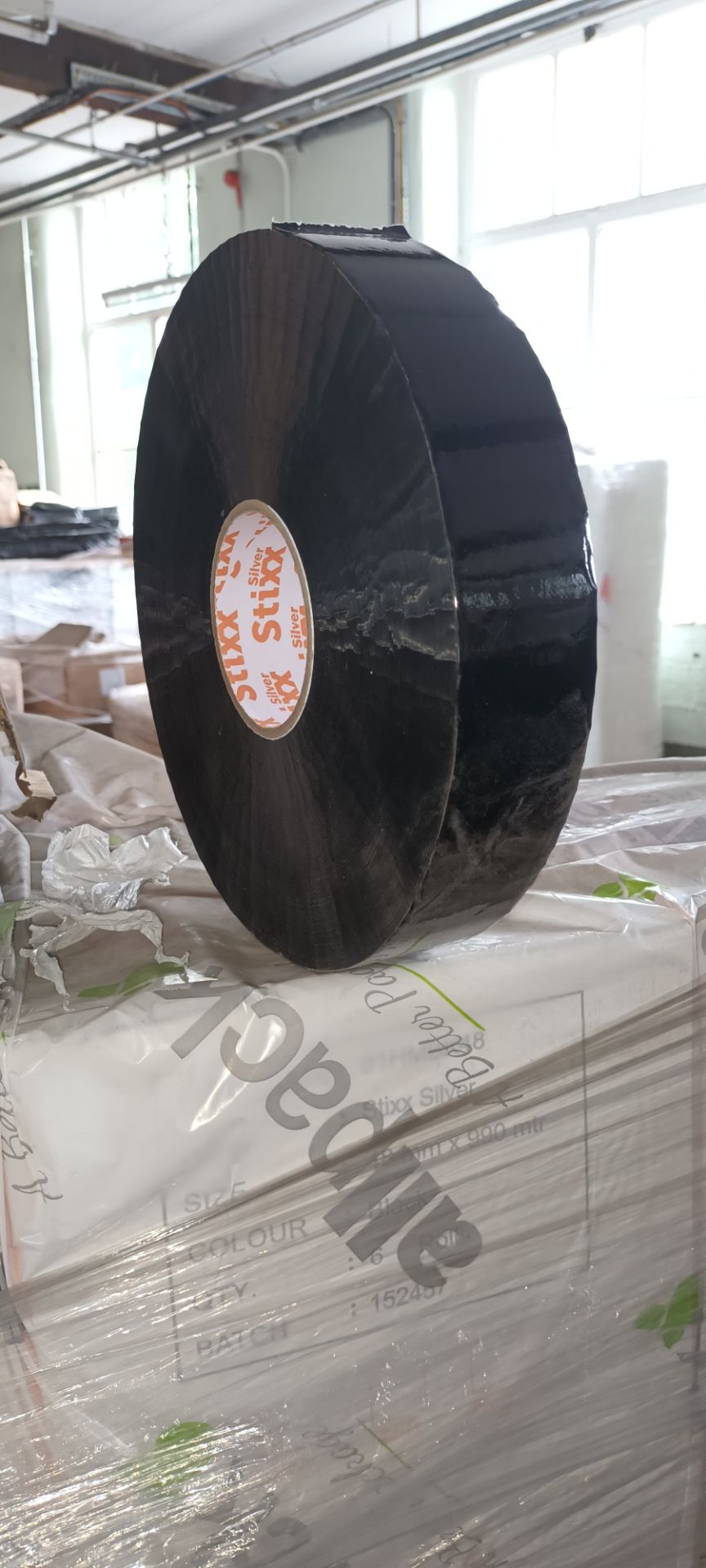320 X SILVER STIXX EXTRA LONG 900MTR BLACK TAPE 48MM (20 X NORMAL LENGTH) - Image 2 of 4